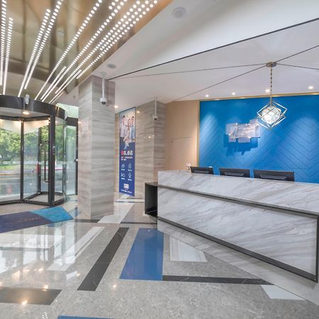Holiday Inn Express Shanghai Gubei, an IHG Hotel Bagian luar foto