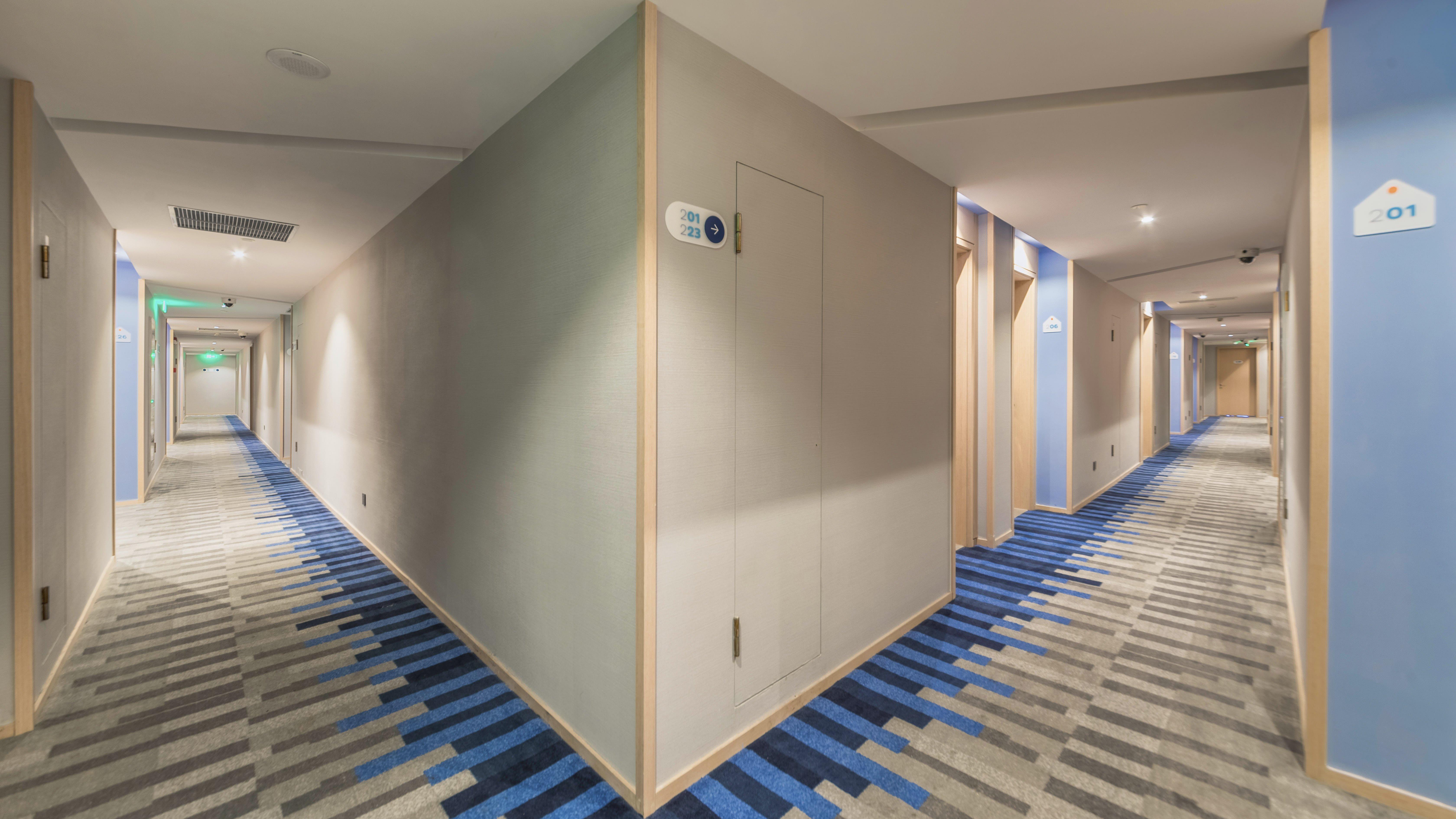 Holiday Inn Express Shanghai Gubei, an IHG Hotel Bagian luar foto