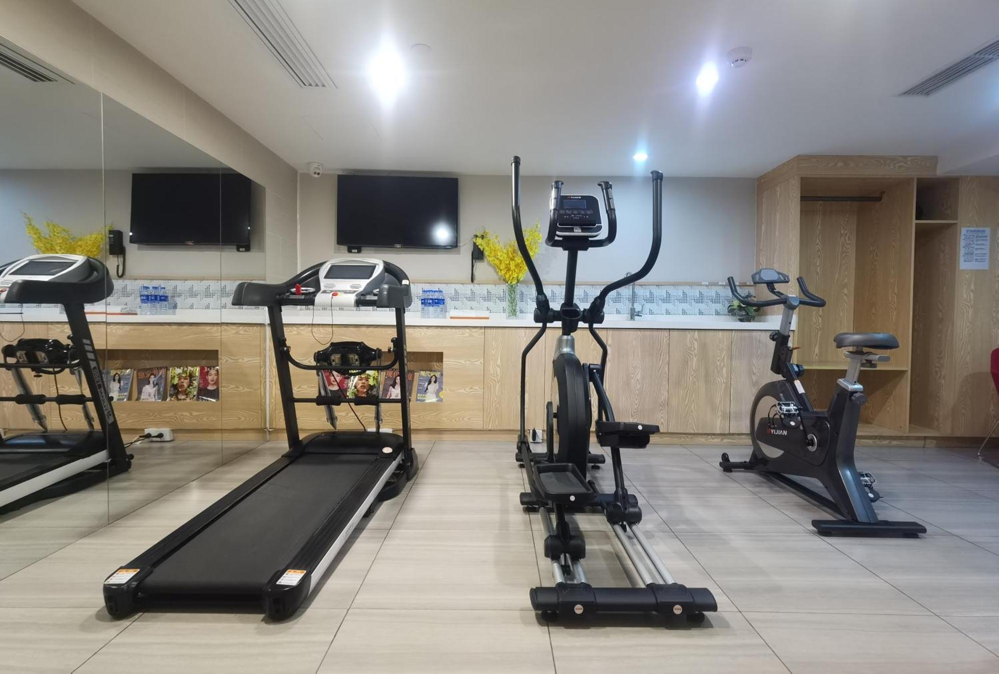 Holiday Inn Express Shanghai Gubei, an IHG Hotel Bagian luar foto